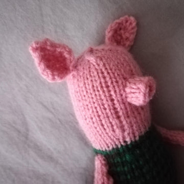 Toy knitting patterns - Knit your Winnie the Pooh and Piglet based on the book