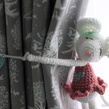 Ballerina mouse tie back