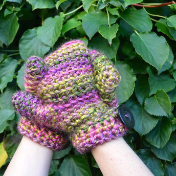 Mittens with a button