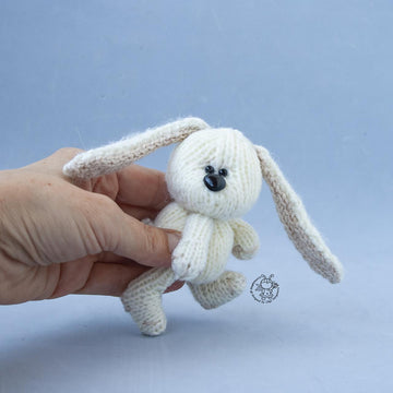 Mini bunny knitting flat
