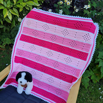 Falling Diamonds Filet Blanket