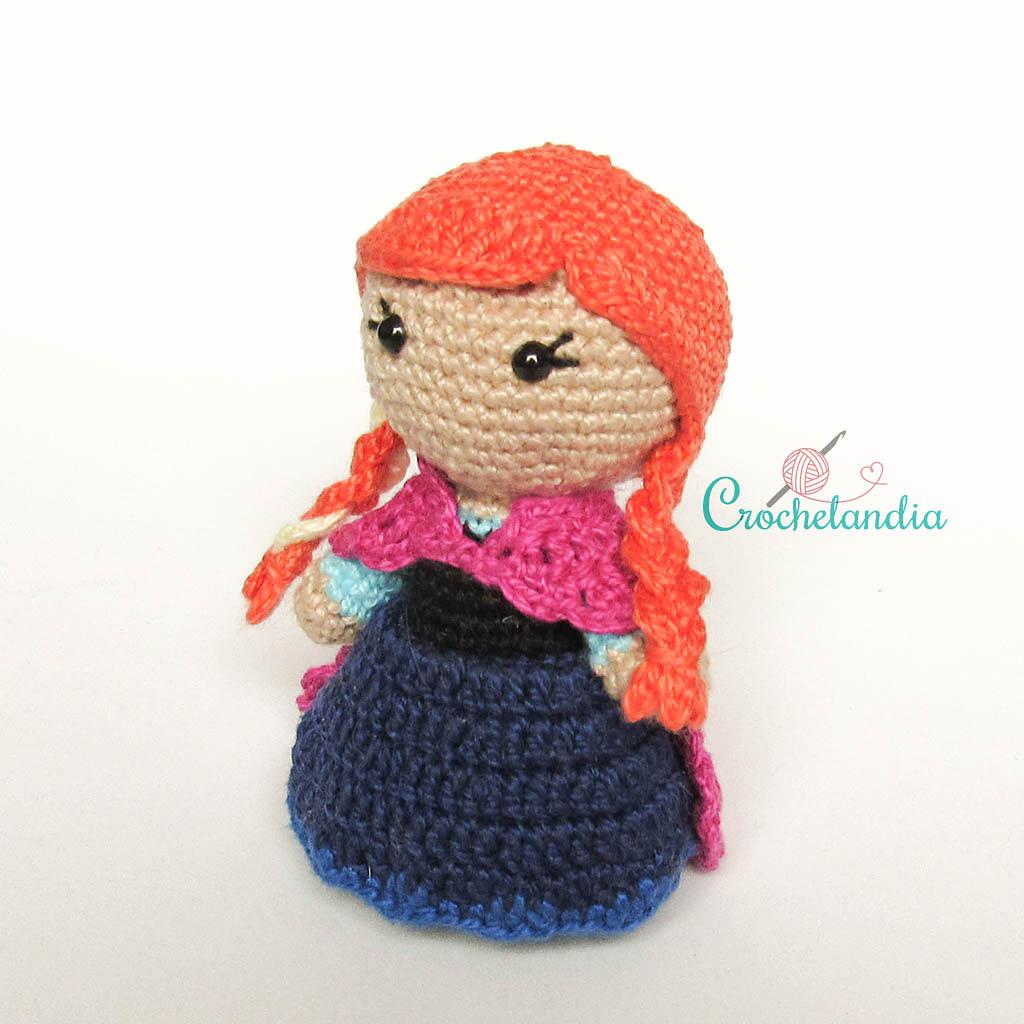 Anna amigurumi doll - crochet pattern by Crochelandia