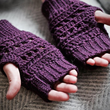 Riding the Rails Ribbed Fingerless Mitts