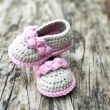 Baby Mary Janes ,  baby bootie crochet pattern - 2 trim variations