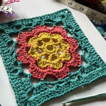Lacy Flower Granny Square