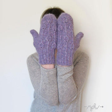 Flowerbud Mittens
