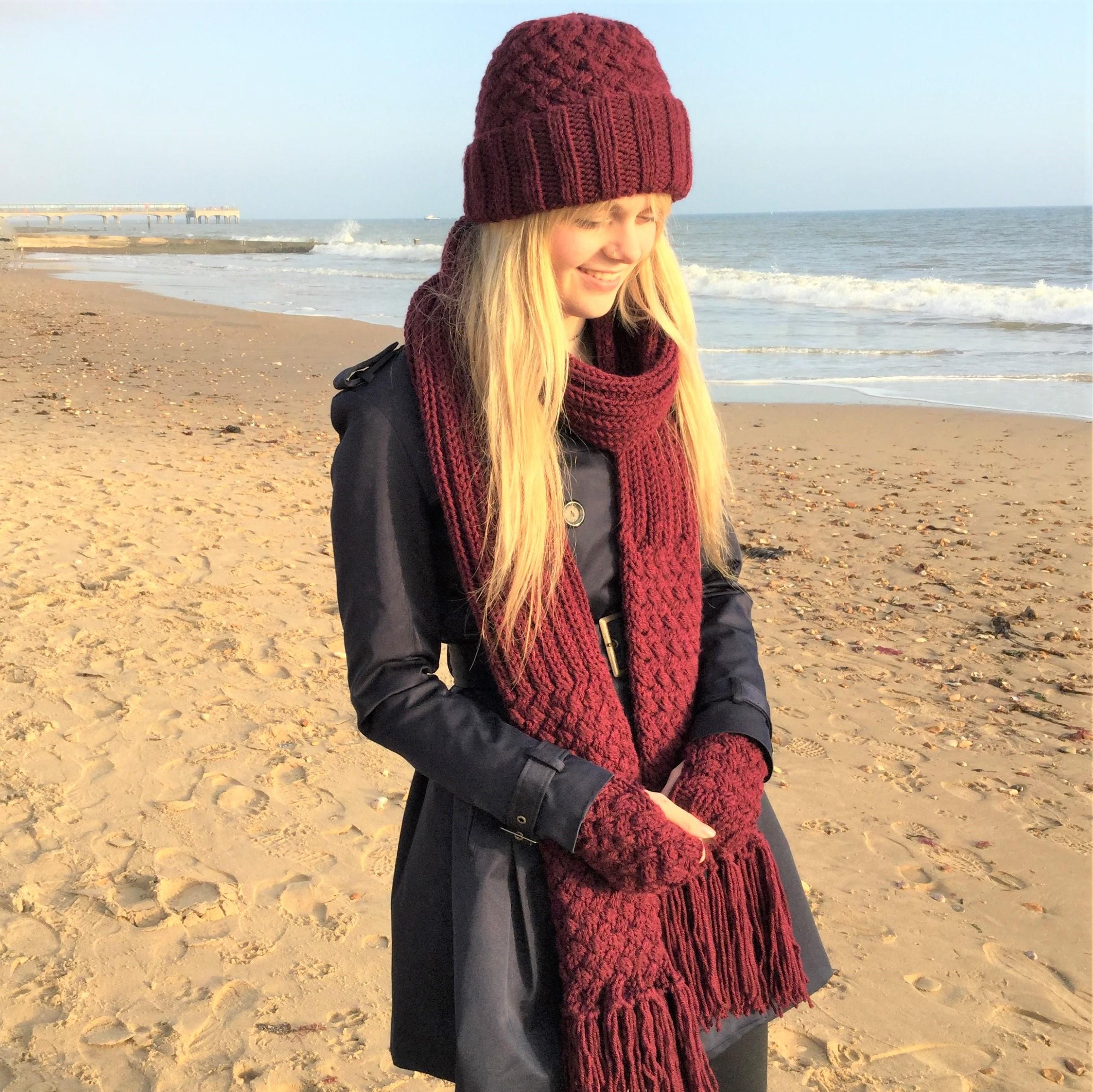 “Yvonne” scarf, hat and gloves