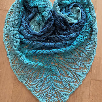 Triangular scarf "Perimede"