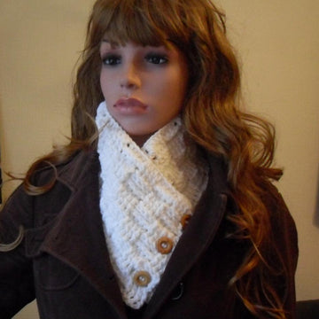Basketweave Neckwarmer / Buttoned Scarf