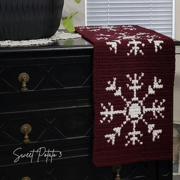 Winter Snowflake Table Runner