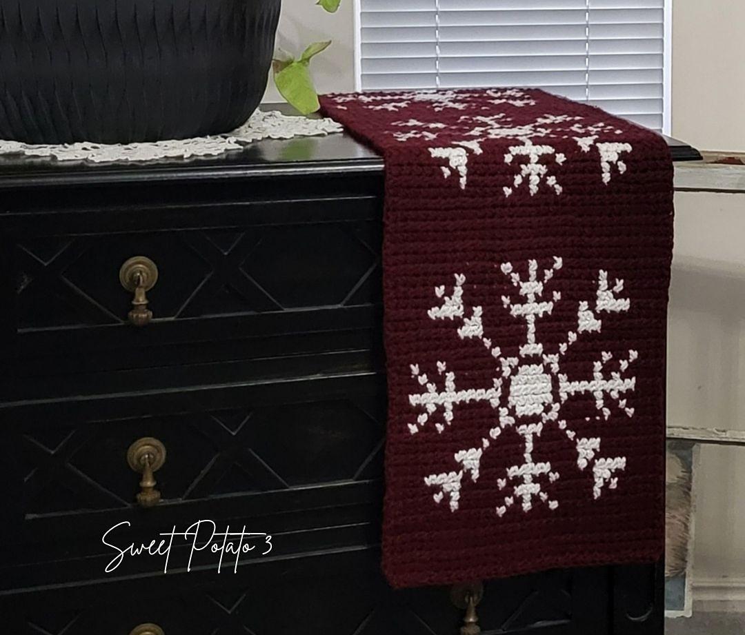 Winter Snowflake Table Runner