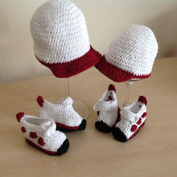 Sporty Baby Bootie & Hat Set N 233