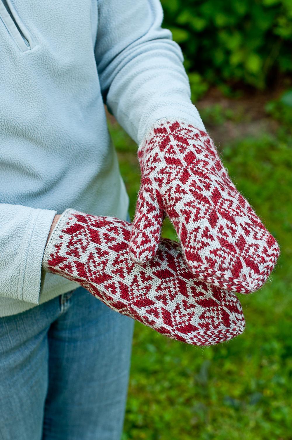 Corundum Mittens