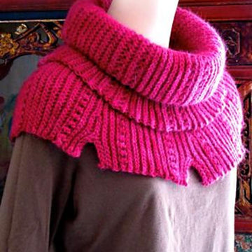 Thaxton Hooded Cowl