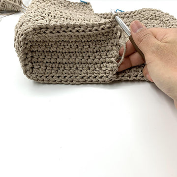 Four season crochet purse