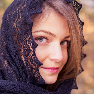Knitted lace shawl "Eeva"