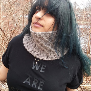 Cabled Trellis Cowl