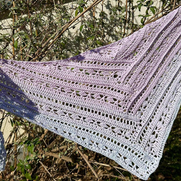 Flat Triangular Scarf "Opora"