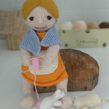 Granny knitting pattern and kitty