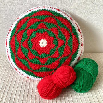 Round pillow II by HueLaVive