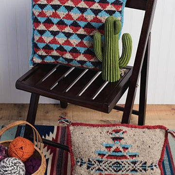 Navachóch Triangles Cushion