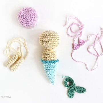 Sandrine the little amigurumi mermaid