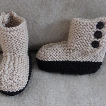 Cassandra - side buttoning boots