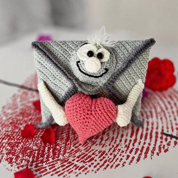 Love letter with heart crochet pattern gift idea