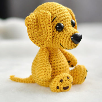 Dog Labrador or Golden Retriever