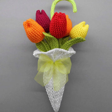 Häkel-Deko Tulpen im Regenschirm für Tür und Tisch - aus Wollresten