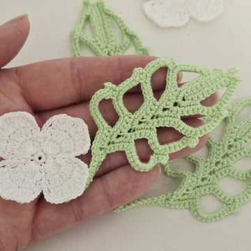 Openwork leaf and flower pattern