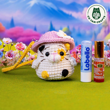Calico cat lip balm holder