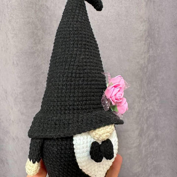 Gnome groom