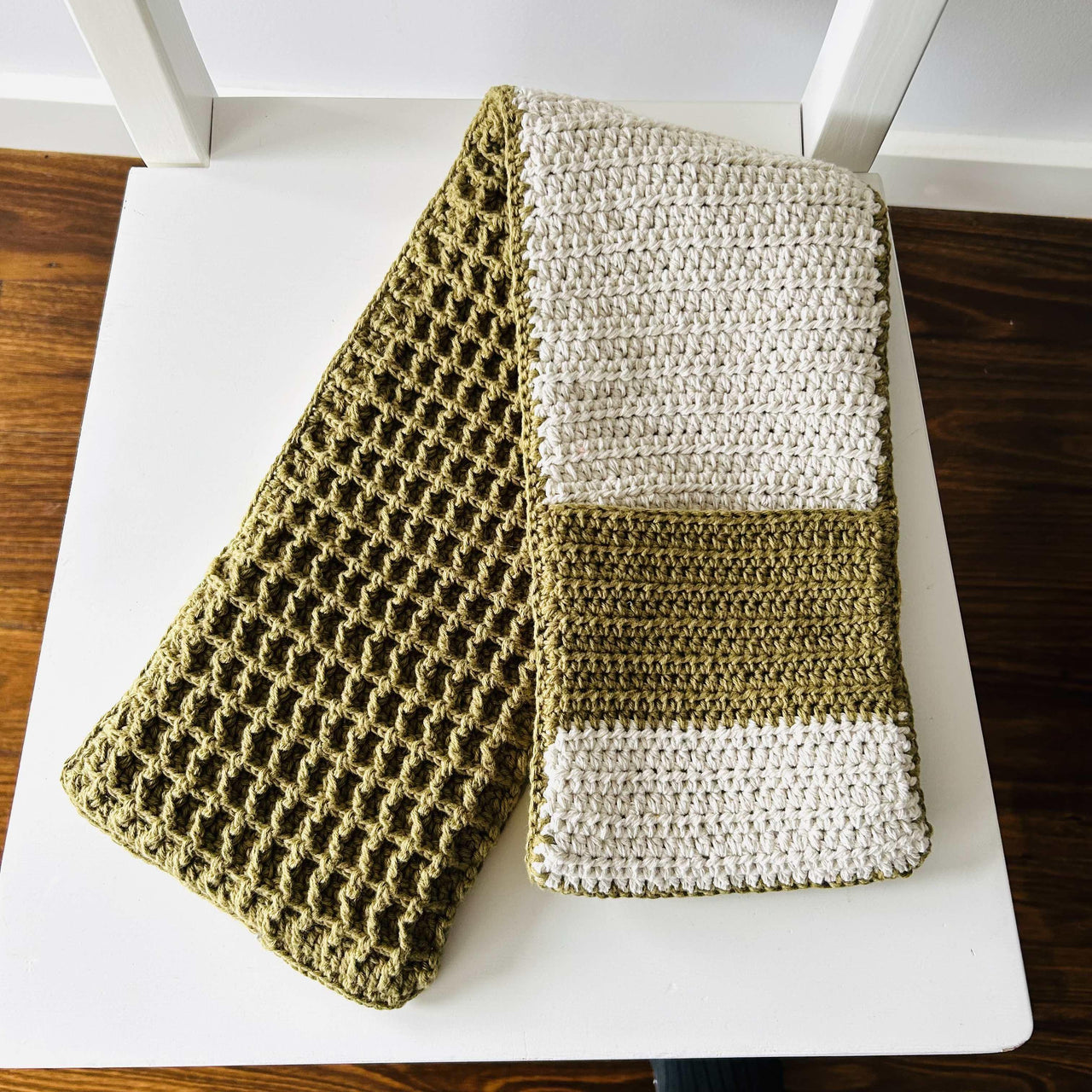 Waffle stitch two handed Oven Mitt
