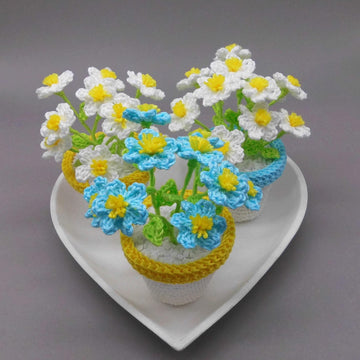 Little flower happiness crochet decoration very simple from scraps of yarn