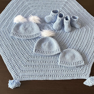 Pegasus Baby Girl & Boy Bootie and Hat Set N 625
