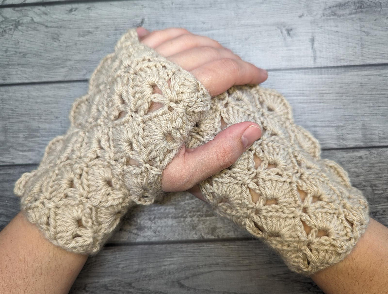 Spring Shells Fingerless Gloves