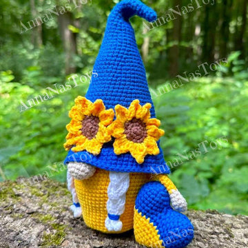 Patriotic gnome of Ukraine (girl)