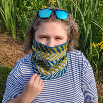 Arrow Striped Cowl