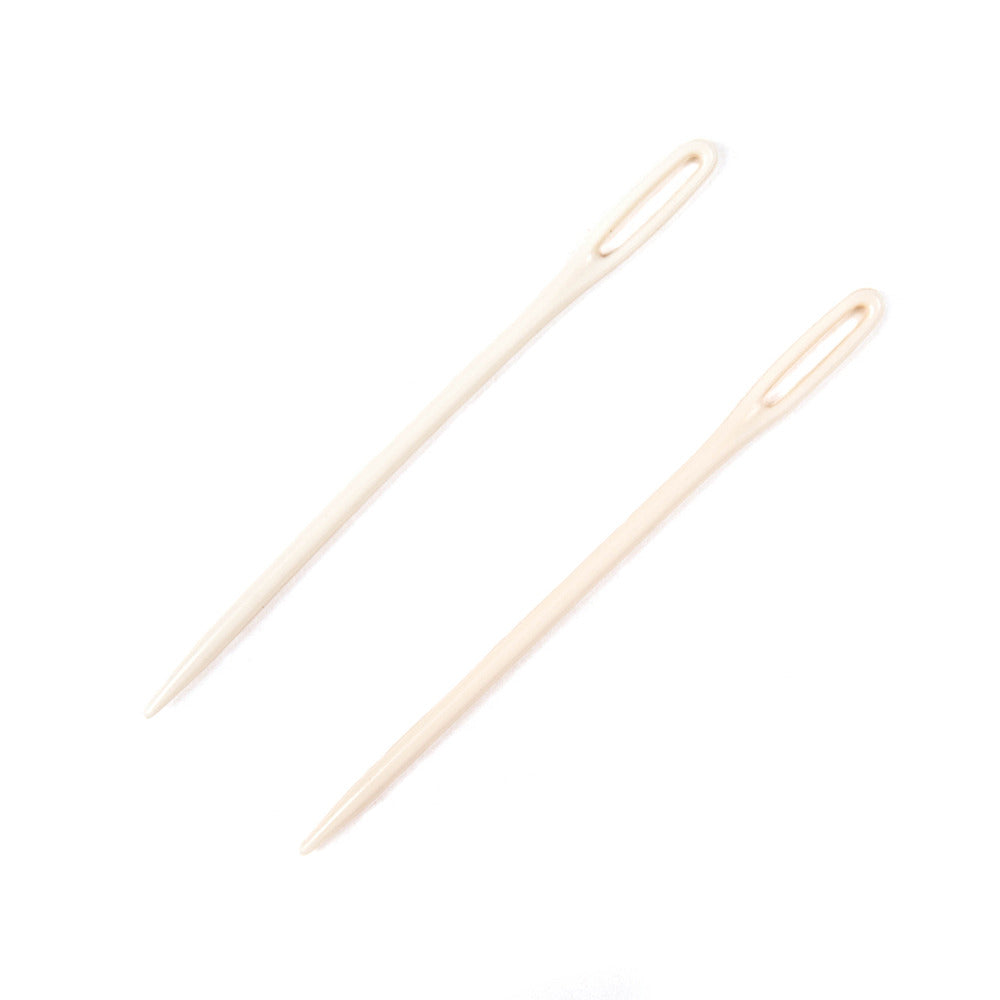 Hemline Plastic Yarn Sewing Needles (Set of 2)