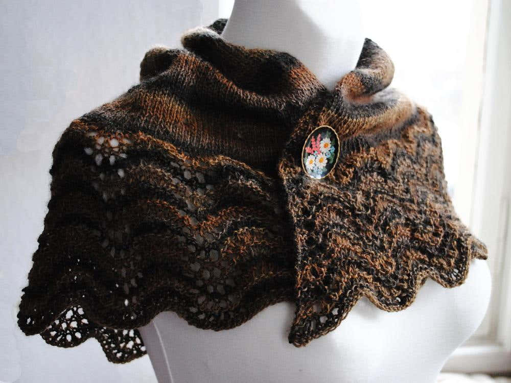 Feathers Shawlette