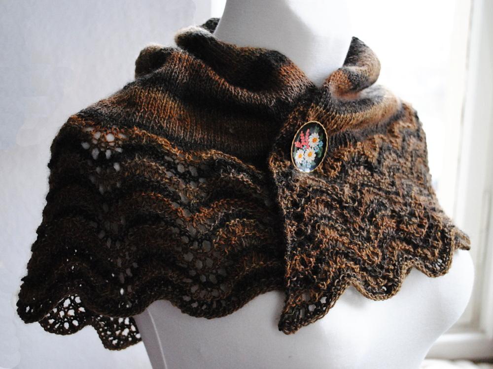 Feathers Shawlette