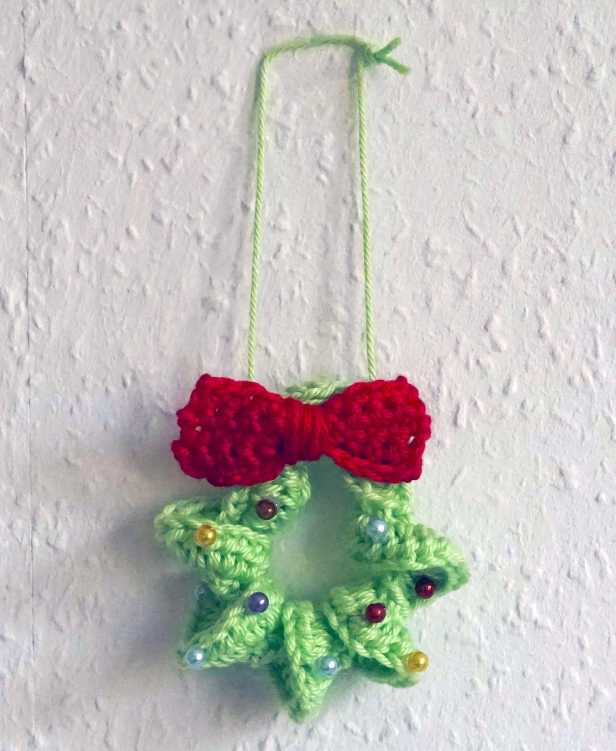 Crochet Pattern Mini Christmas Wreath
