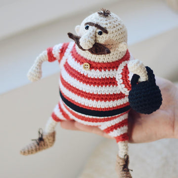 Amigurumi Doll Two Strongmen