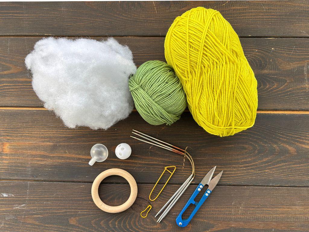 Knitted lemon rattle