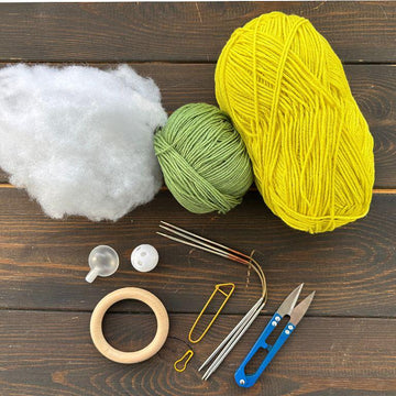 Knitted lemon rattle
