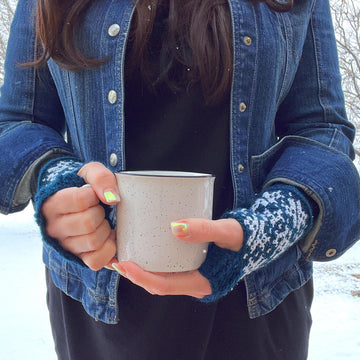 Falling Snowflakes Mitts