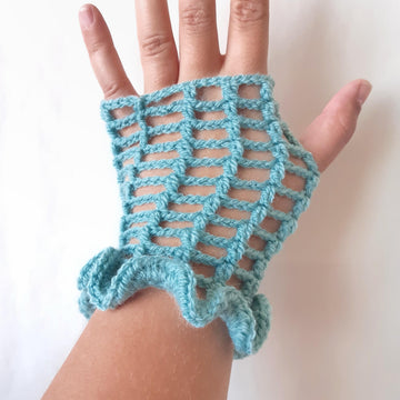 Nix lace crochet gloves