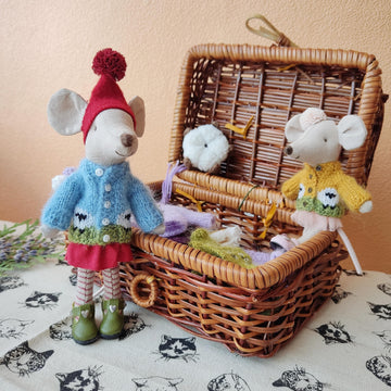 Sheep cardigan for Big Sister Maileg Mouse