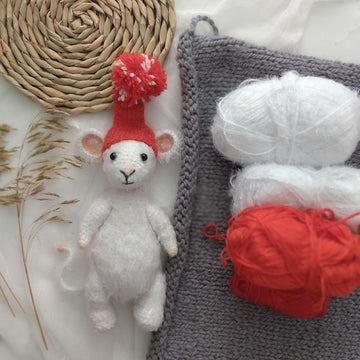 Mouse crochet pattern. Fluffy mouse pattern.